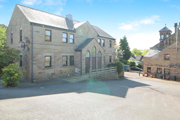 2 Bedroom Apartment For Sale In Victoria Street, Glossop, Derbyshire, SK13