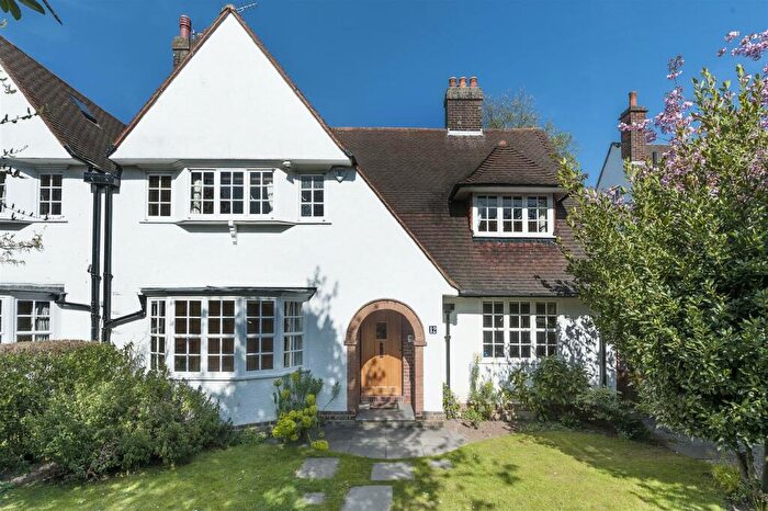 4 Bedroom Semi-Detached House To Rent In Bigwood Road, Hampstead Garden Suburb, NW11