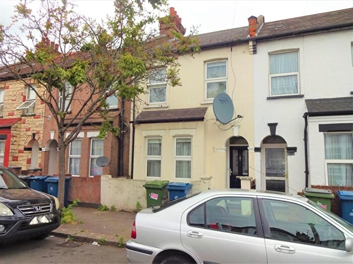 3 Bedroom Terraced House To Rent In Herga Road, Harrow Wealdstone, Middlesex, HA3