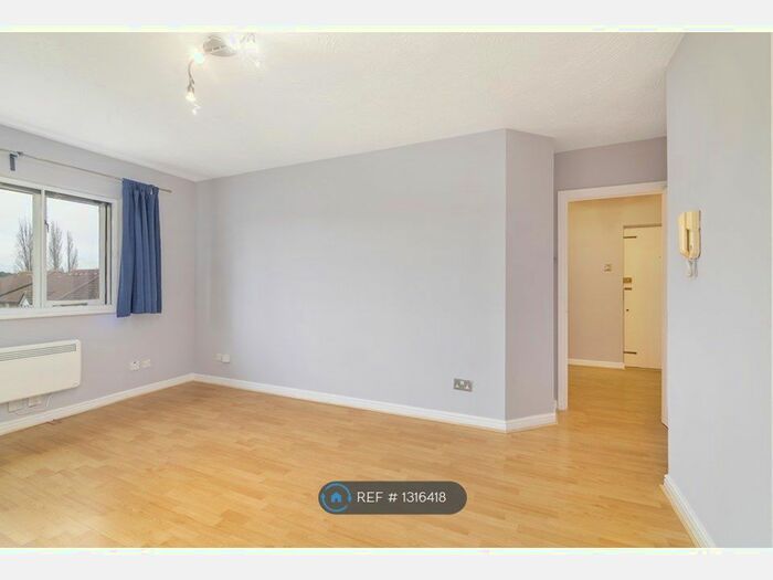 1 Bedroom Flat To Rent In Darlington Court, London SE6
