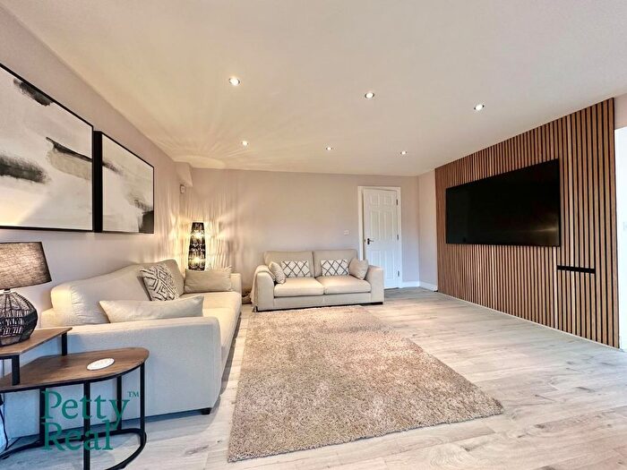 5 Bedroom Semi-Detached House For Sale In Valley Mill Court, Laneshawbridge, Colne, BB8