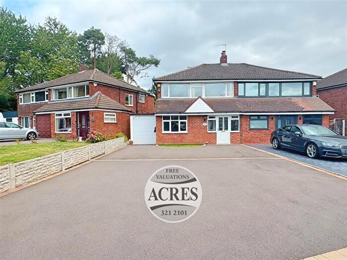 3 Bedroom Semi-Detached House For Sale In North Drive, Sutton Coldfield, B75