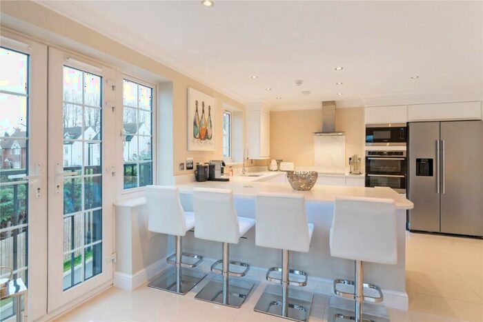 2 Bedroom Apartment To Rent In Grange Road Chalfont St. Peter, SL9