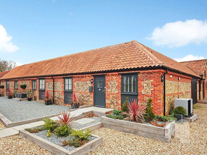 2 Bedroom Barn Conversion To Rent In Hardingham Road, Hingham, Norwich, NR9