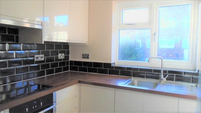2 Bedroom Flat To Rent In Dormers Wells Lane, Southall, UB1
