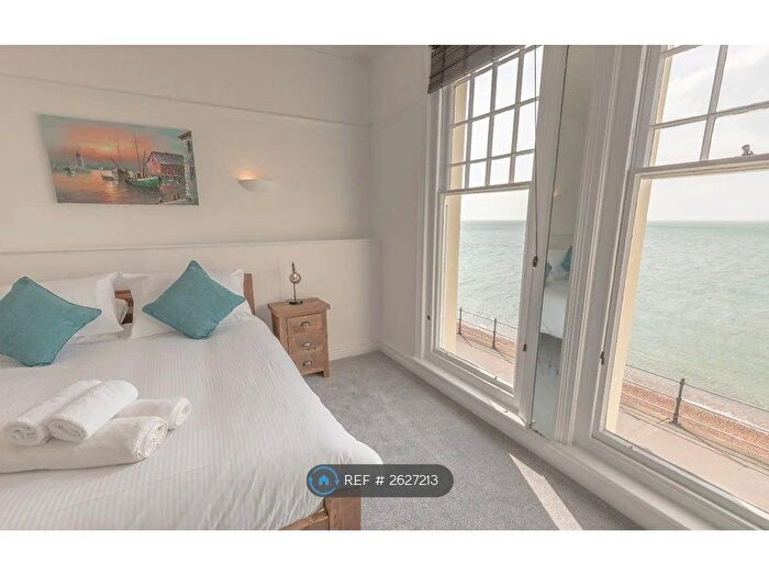 3 Bedroom Flat To Rent In Pier View, Totland Bay, PO39
