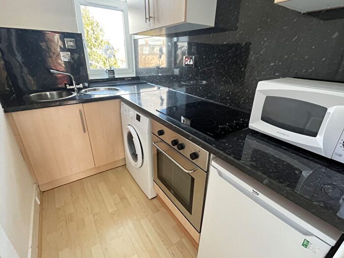 2 Bedroom Flat To Rent In Union Grove, Aberdeen, AB10