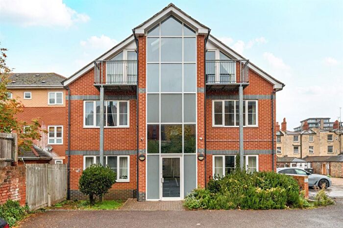 1 Bedroom Apartment To Rent In Livery Close, Reading, RG1