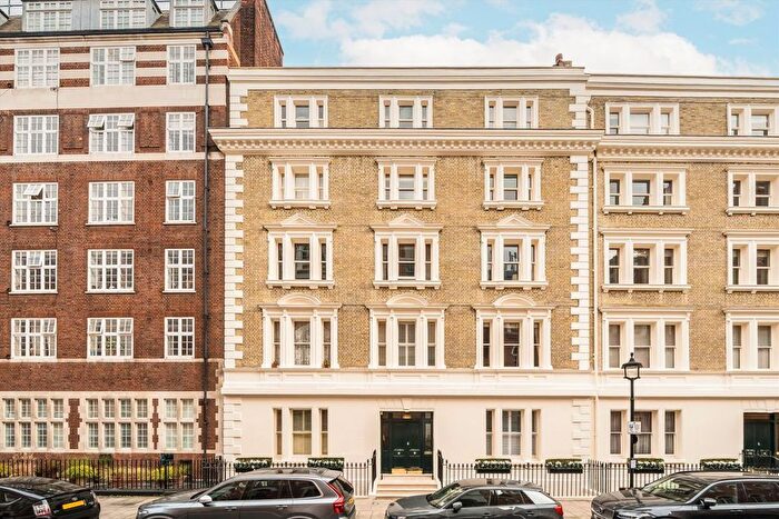 1 Bedroom Flat To Rent In Carlisle Place, London, SW1P