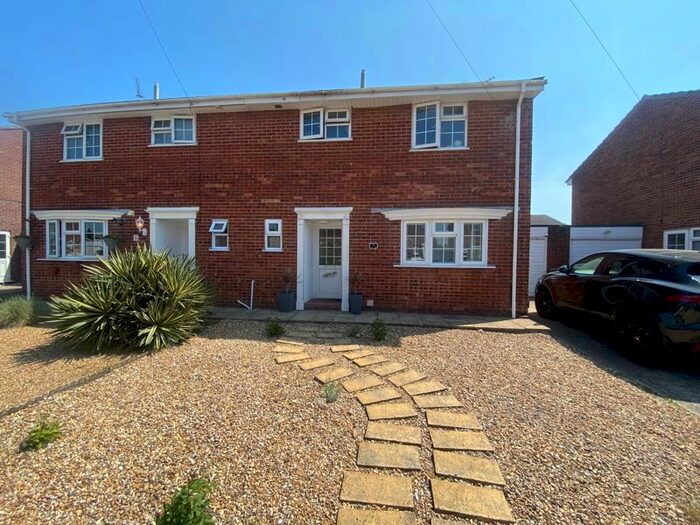 3 Bedroom Semi-Detached House To Rent In Delft Gardens, Cowplain, Waterlooville, PO8