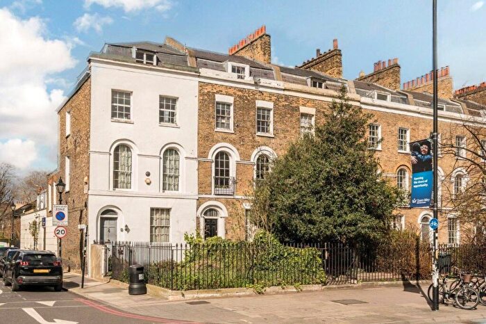 2 Bedroom Flat For Sale In Mile End Road, Bow, London, E3
