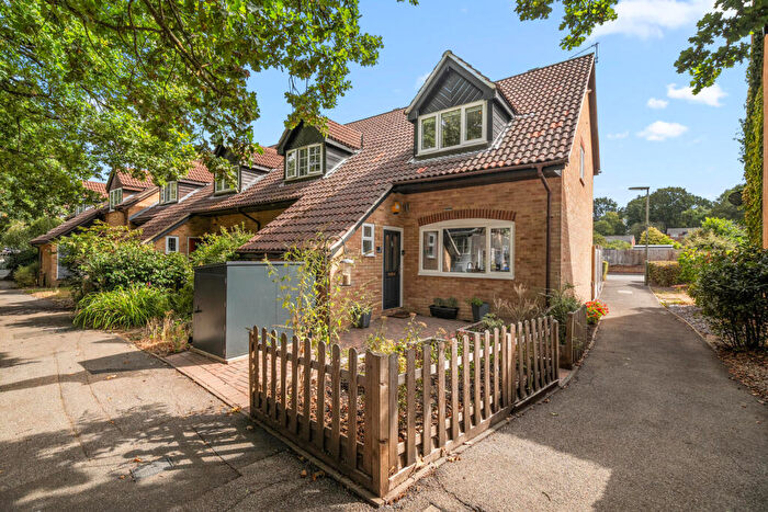 3 Bedroom End Of Terrace House For Sale In Ranger Walk, Addlestone, KT15