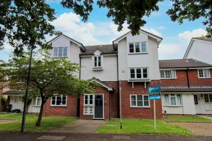 2 Bedroom Flat To Rent In Great Meadow Road, Bristol, BS32