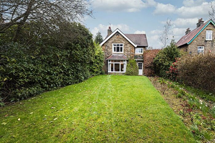 4 Bedroom Detached House For Sale In Woodhouse Lane, Brighouse, HD6