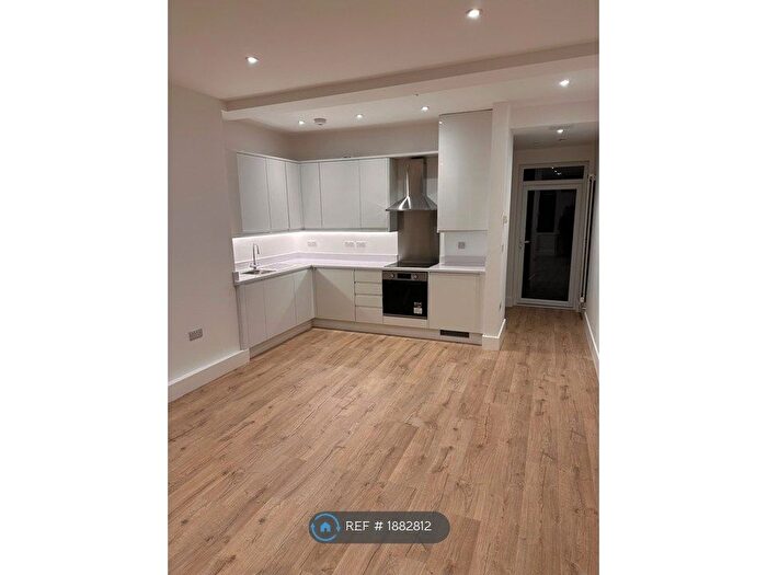 1 Bedroom Flat To Rent In Penge, London, SE20