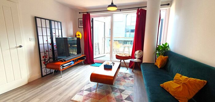 1 Bedroom Flat To Rent In Hoffmans Road, London, E17