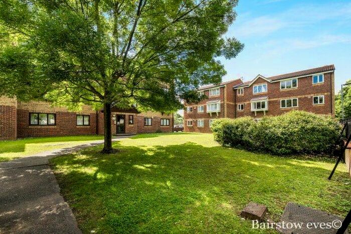 2 Bedroom Flat To Rent In Greenslade Road, Barking, IG11