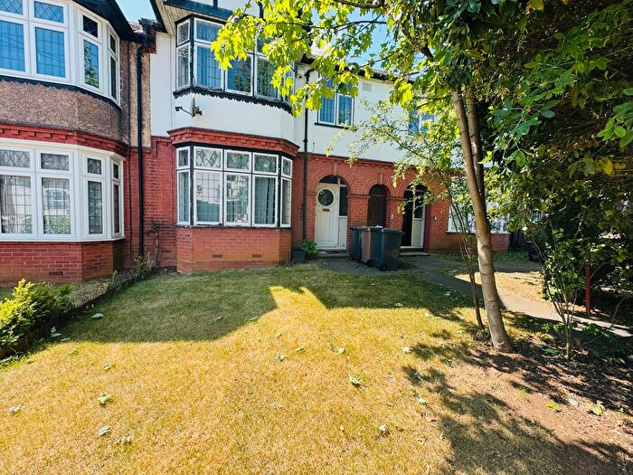 5 Bedroom Flat To Rent In Old Bedford Road, Luton, LU2