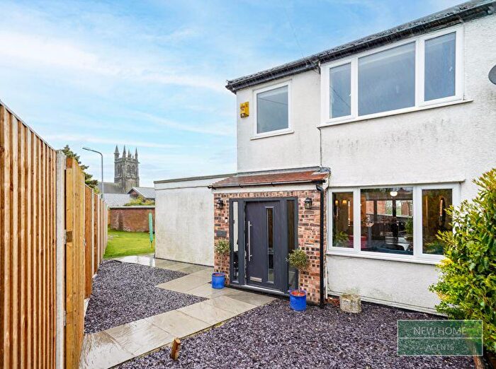 4 Bedroom Semi-Detached House For Sale In Colinmander Gardens, Ormskirk, L39