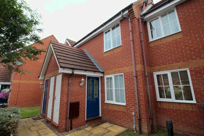 2 Bedroom Flat To Rent In Archer Gardens, Cradley Heath, West Midlands, B64