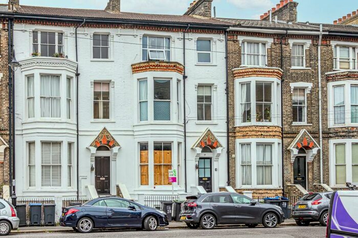 1 Bedroom Apartment To Rent In St. Aubyns Road, London, SE19