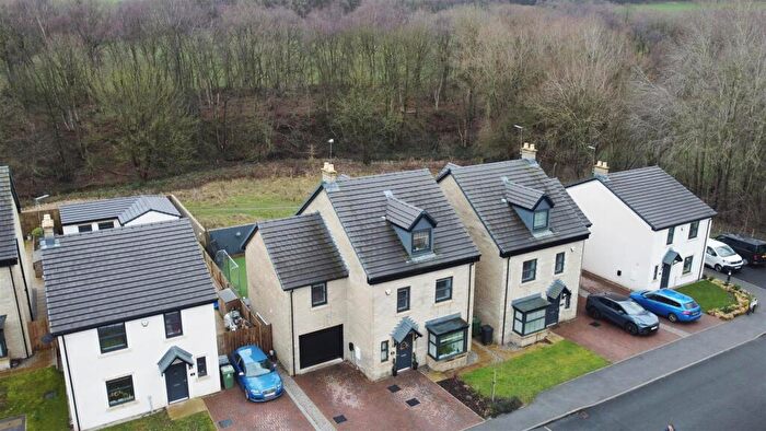 5 Bedroom Detached House For Sale In South Park Vale, Pudsey, Leeds, West Yorkshire., LS28