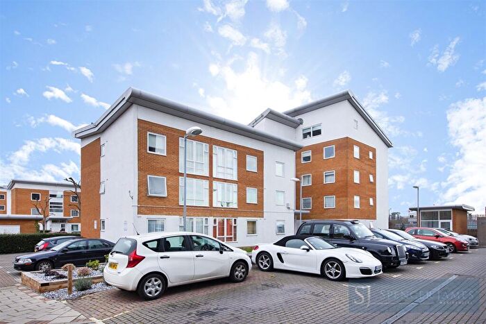 3 Bedroom Apartment To Rent In Fishguard Way, E16