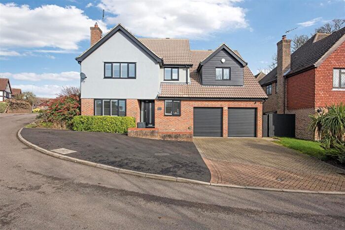 5 Bedroom Detached House For Sale In The Acorns, Thurston, IP31