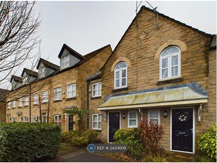 3 Bedroom Terraced House To Rent In Viscount Drive, Middleton, Manchester, M24