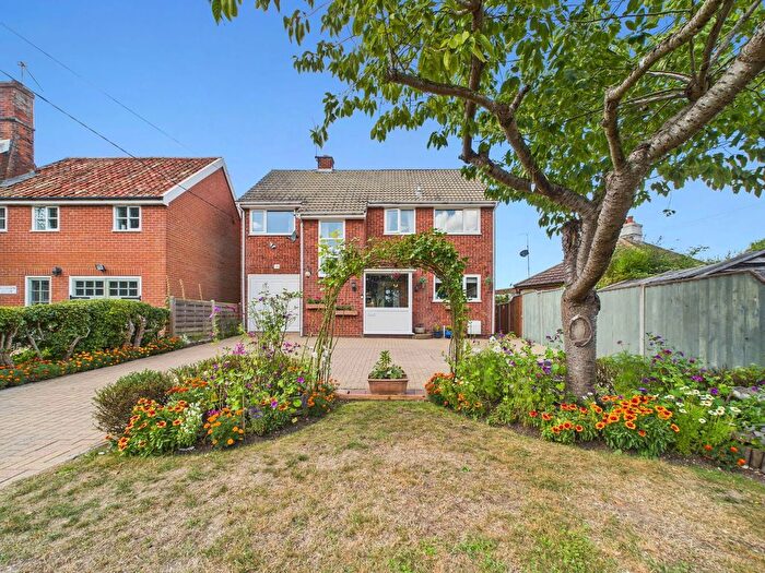 4 Bedroom Detached House For Sale In Station Road, Framlingham, IP13