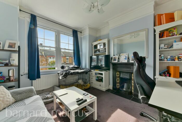 3 Bedroom Maisonette To Rent In Aylmer Road, Chiswick, London, W12