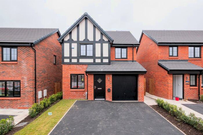 3 Bedroom Detached House To Rent In Chorley New Road, Horwich, Bolton, BL6