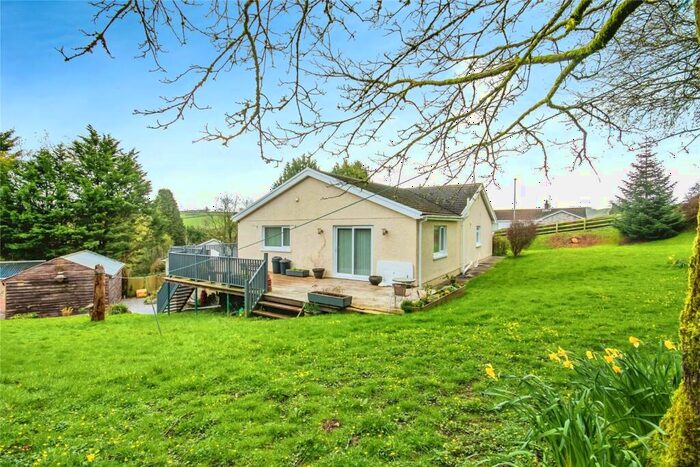 4 Bedroom Bungalow For Sale In Bron Y Glyn Estate, Bronwydd Arms, Carmarthen, Carmarthenshire, SA33