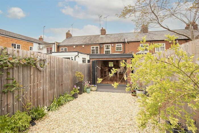 2 Bedroom Terraced House For Sale In Luton Road, Harpenden, AL5