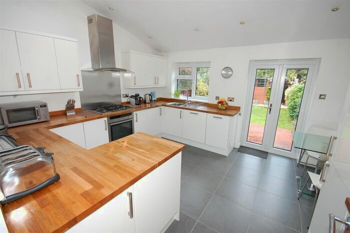 3 Bedroom End Of Terrace House To Rent In Florence Road, London SW19