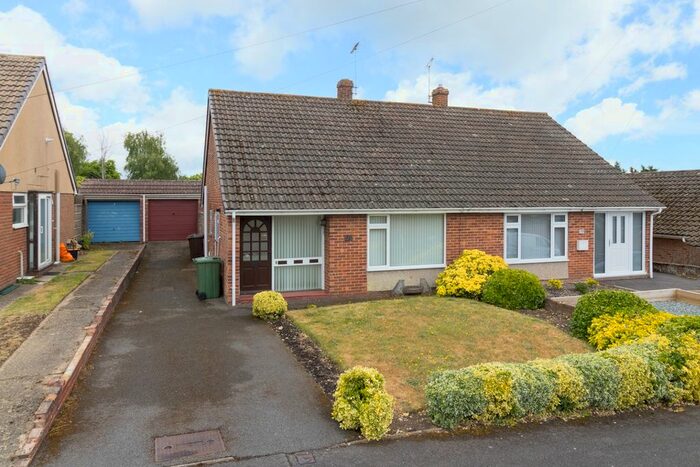2 Bedroom Bungalow For Sale In Yeoman Gardens, Willesborough, Ashford, TN24
