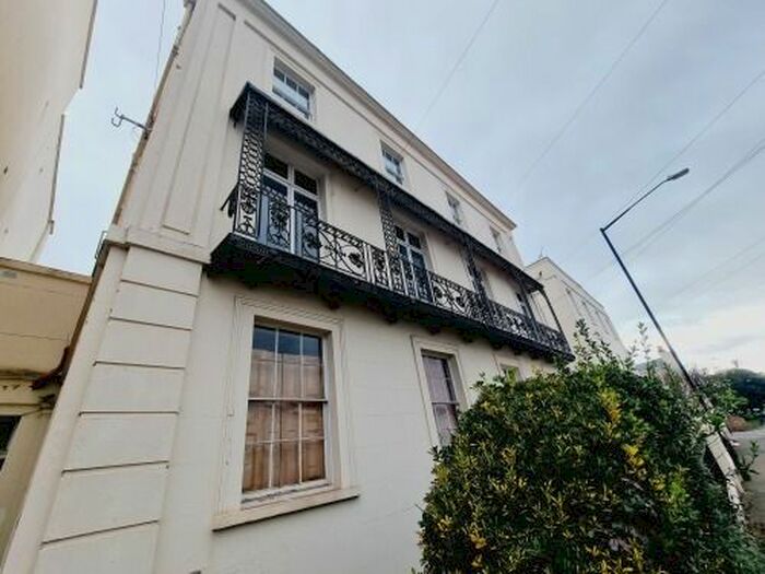 1 Bedroom Flat To Rent In Dale Street, Leamington Spa CV32