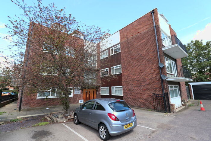 2 Bedroom Apartment To Rent In West Brentwood, CM14
