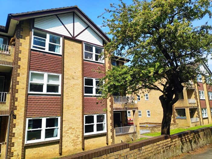 1 Bedroom Flat To Rent In Elm Road, Redhill, RH1