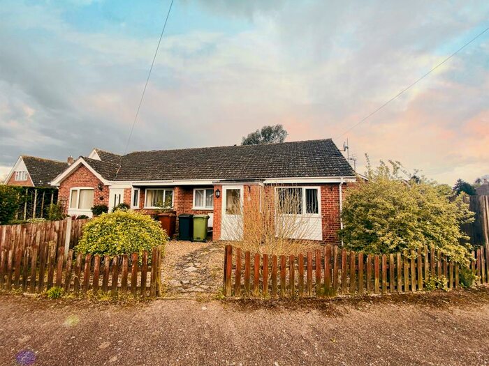 4 Bedroom Chalet To Rent In Bickley Close, NR17