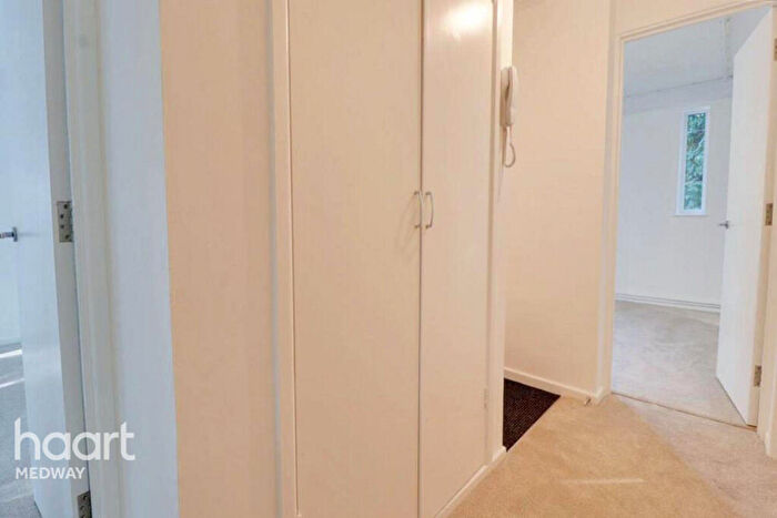 2 Bedroom Apartment To Rent In Princess Mary Avenue, Chatham, ME4