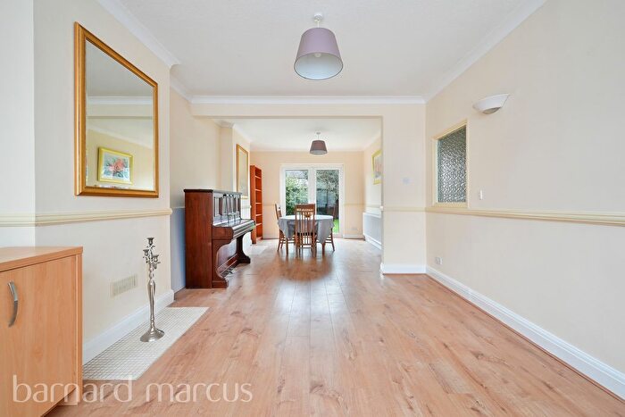 3 Bedroom Property To Rent In Avenue Road, London, SW16