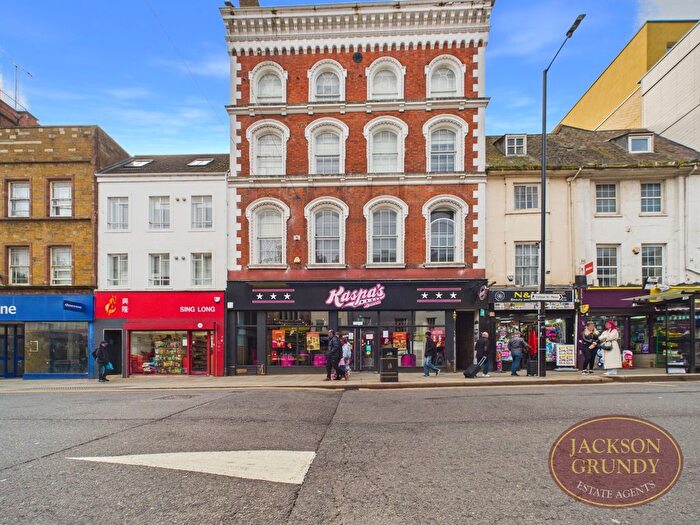 2 Bedroom Flat To Rent In Drapery, Town Centre, NN1