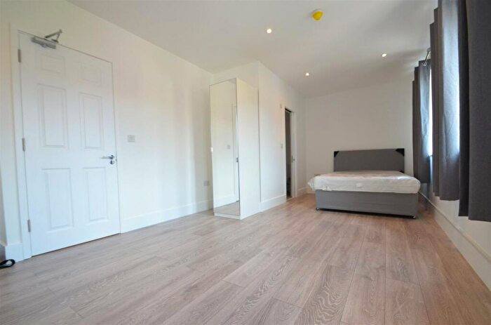 Studio To Rent In Oakdale Avenue, Northwood, HA6