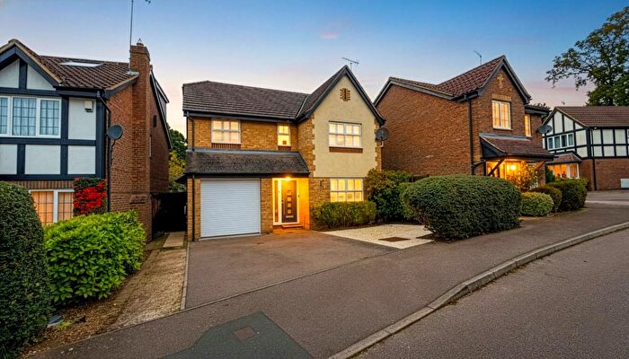 4 Bedroom Detached House To Rent In Grenville Way, Stevenage, SG2