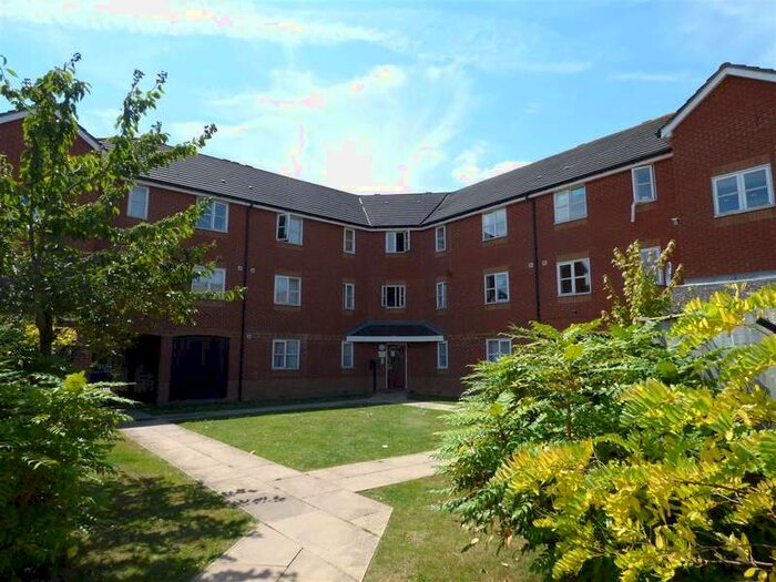2 Bedroom Flat To Rent In Jacobs Oak, Ashford, TN24