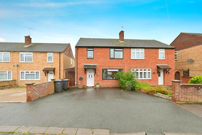 3 Bedroom Semi-Detached House For Sale In Cozens Road, Ware, SG12