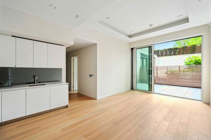 2 Bedroom Flat To Rent In Lillie Square, London, SW6