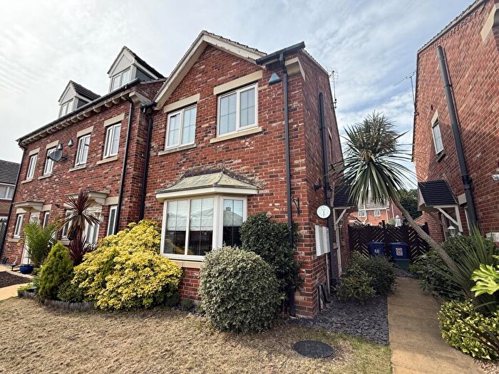2 Bedroom House To Rent In Ellers Road, Bessacarr, Doncaster, DN4