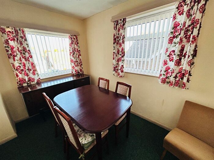 2 Bedroom Bungalow For Sale In Eridge Road, Eastbourne, BN21